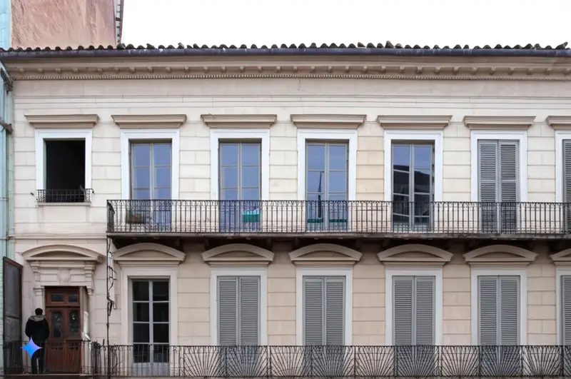 Immagine evocativa infissi di edificio storico | Infissidema