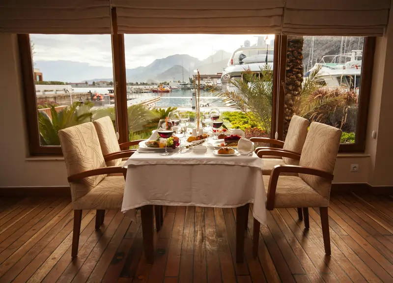 Infissi per ristorante immagine evocativa | Infissidema